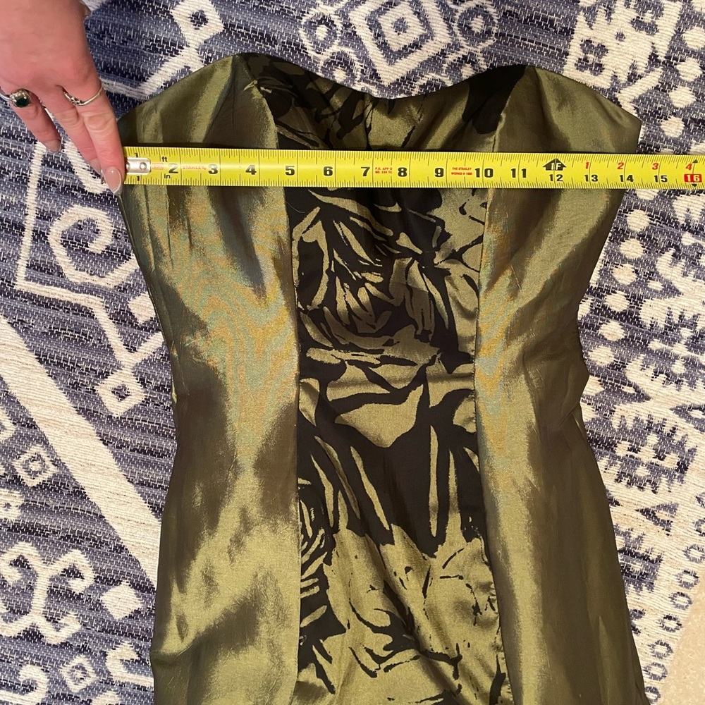 Formal Green gown size 0 - Picture 8 of 9